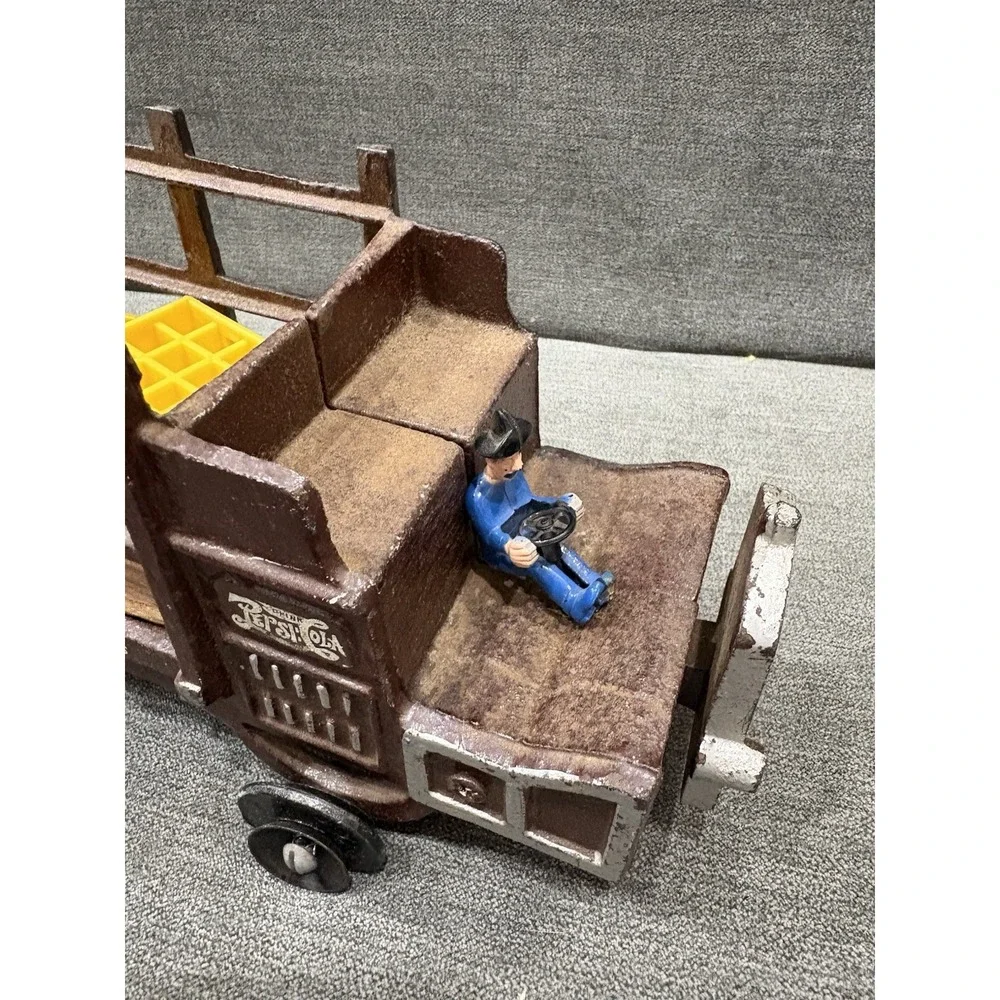 CAST IRON VINTAGE PEPSI‎ COLA DELIVERY TRUCK WAGON W/SODA CRATES